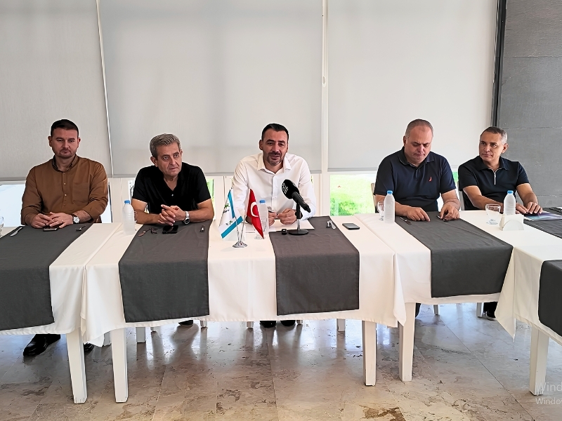 Çiçek, Basın Mensupları ile Kahvaltıda Buluştu