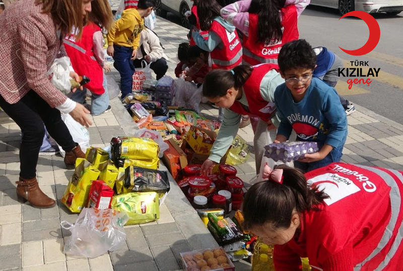 Mersin’de Miniklerden Ramazan Ayında Örnek Dayanışma