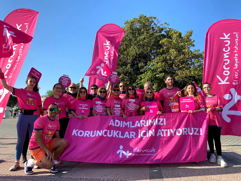 Maraton İzmir’de Eğitime Erişimi Risk Altındaki Kız Çocuklarına Büyük Destek! 